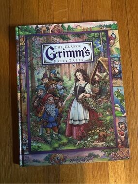 The Classic Grimm's Fairy Tales
Hardcover book (1990)